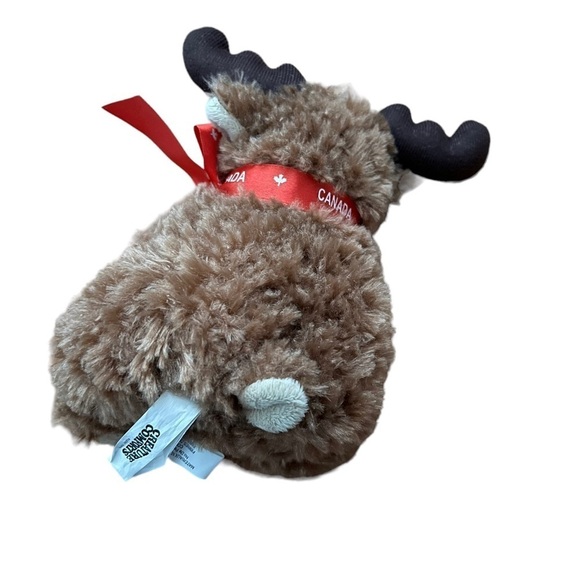 Creature Comforts Toys Moose & Baby Hugs from Canada Souvenir Stuffed Animal - Picture 8 of 10